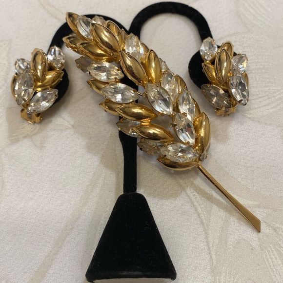 Vintage Alice Caviness Dimensional Demi Parure - Picture 4 of 9